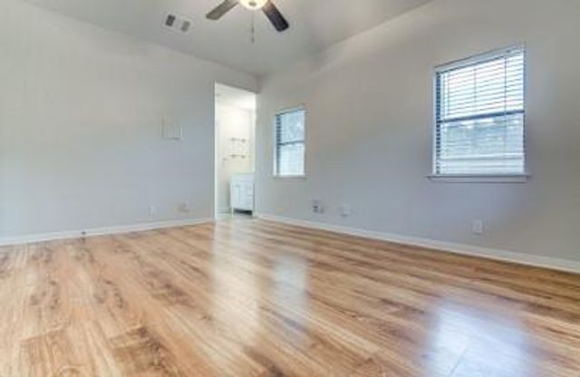 311 W Mary ST B, Austin, TX 78704