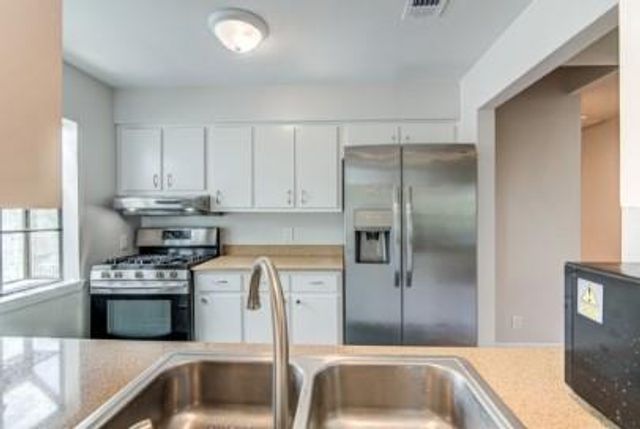 311 W Mary ST B, Austin, TX 78704