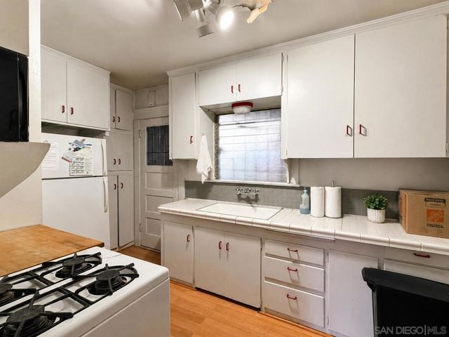 1831 Meade Ave, San Diego, CA 92116