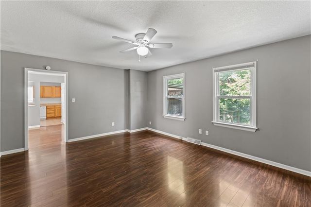 1700 Lawrence Avenue, Leavenworth, KS 66048