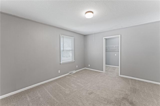 1700 Lawrence Avenue, Leavenworth, KS 66048