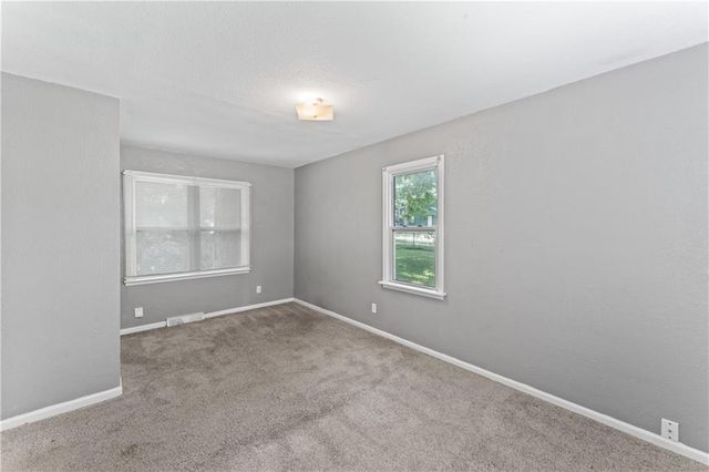 1700 Lawrence Avenue, Leavenworth, KS 66048