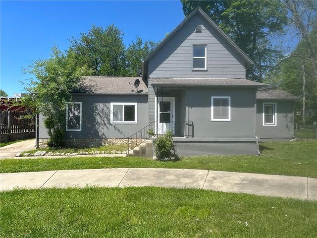 1700 Lawrence Avenue, Leavenworth, KS 66048