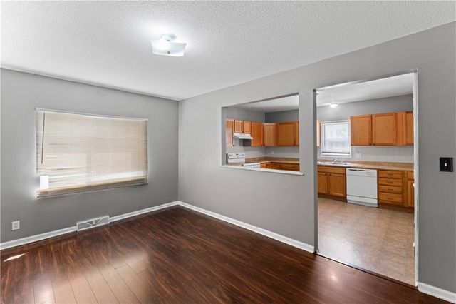 1700 Lawrence Avenue, Leavenworth, KS 66048