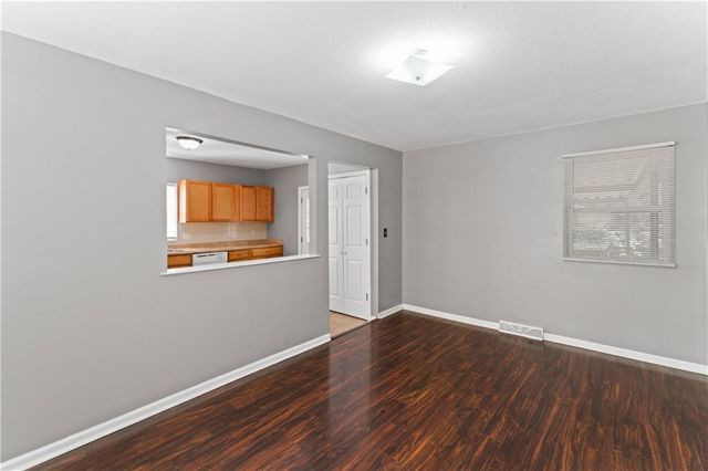 1700 Lawrence Avenue, Leavenworth, KS 66048