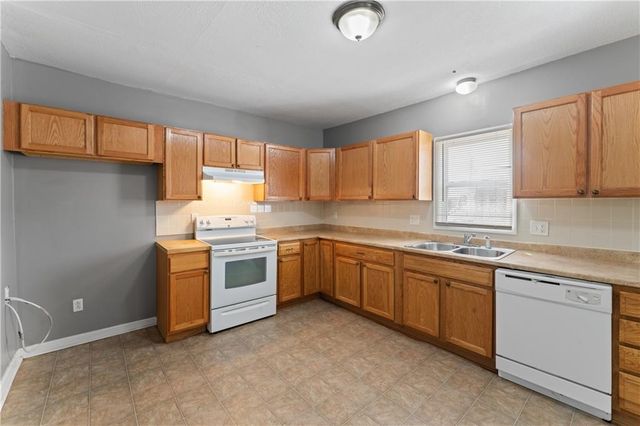 1700 Lawrence Avenue, Leavenworth, KS 66048