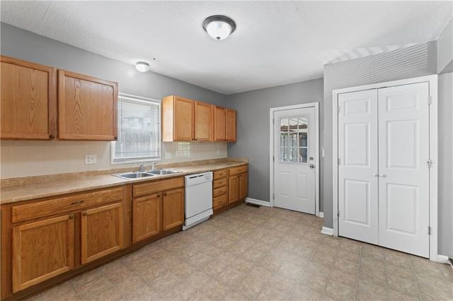 1700 Lawrence Avenue, Leavenworth, KS 66048