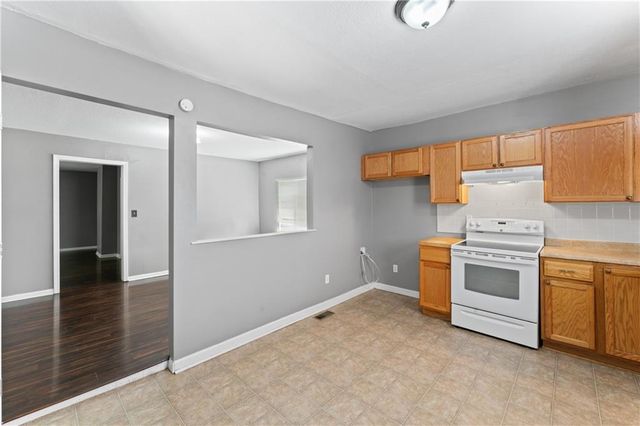 1700 Lawrence Avenue, Leavenworth, KS 66048