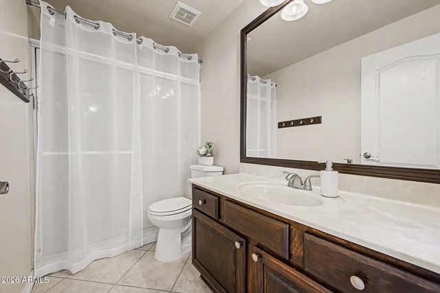 1124 N ROBIN Lane, Mesa, AZ 85213