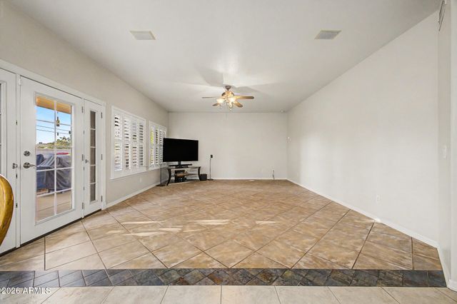 1124 N ROBIN Lane, Mesa, AZ 85213