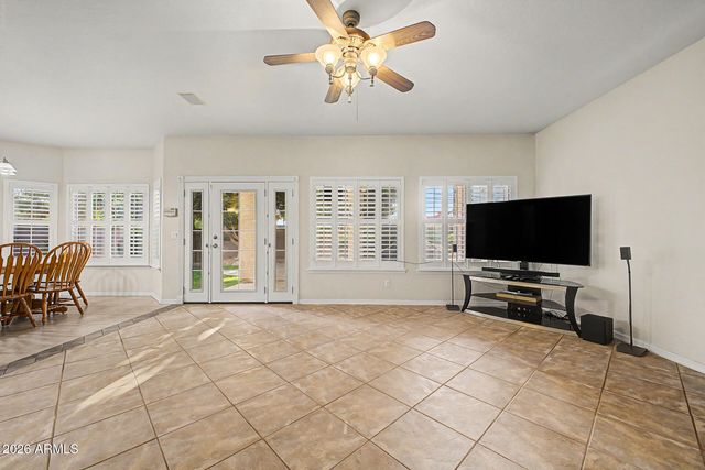1124 N ROBIN Lane, Mesa, AZ 85213