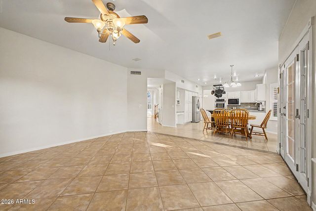 1124 N ROBIN Lane, Mesa, AZ 85213