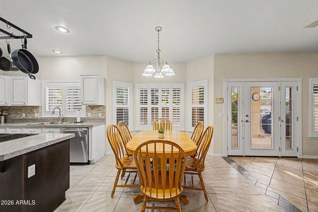 1124 N ROBIN Lane, Mesa, AZ 85213