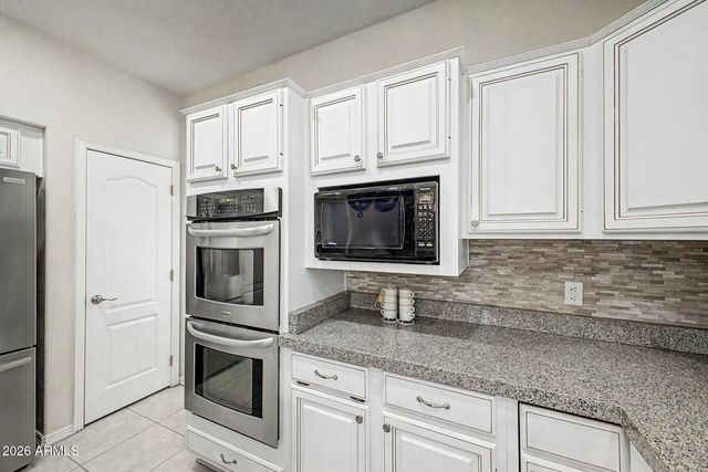 1124 N ROBIN Lane, Mesa, AZ 85213