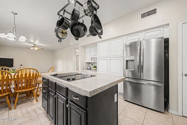 1124 N ROBIN Lane, Mesa, AZ 85213
