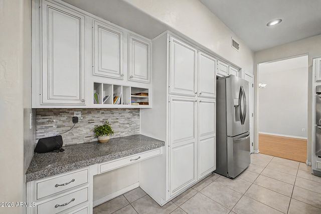 1124 N ROBIN Lane, Mesa, AZ 85213