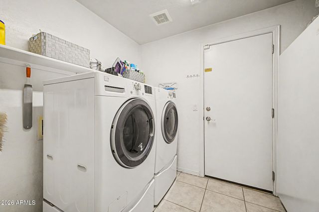 1124 N ROBIN Lane, Mesa, AZ 85213
