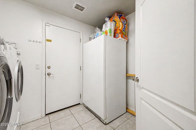 1124 N ROBIN Lane, Mesa, AZ 85213