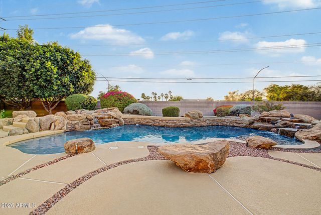 1124 N ROBIN Lane, Mesa, AZ 85213