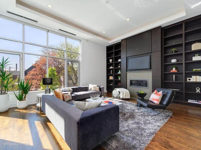 2109 N Campbell Avenue 2S, Chicago, IL 60647
