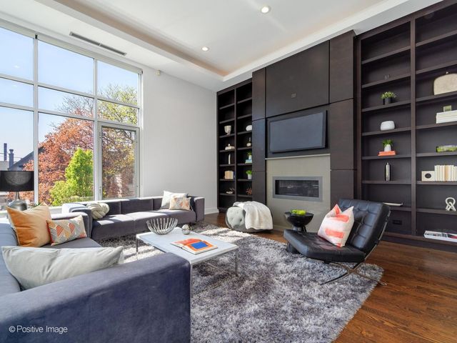 2109 N Campbell Avenue 2S, Chicago, IL 60647