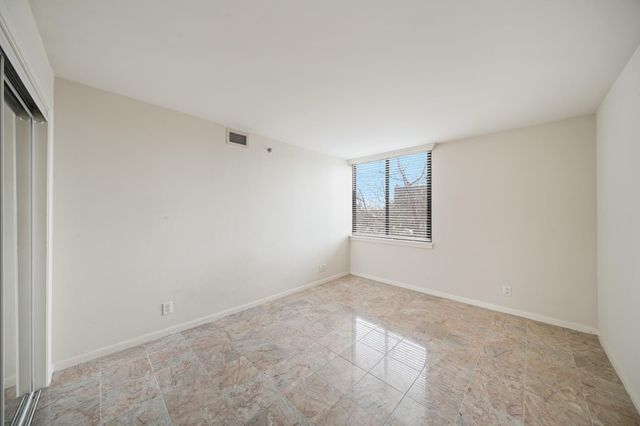 3525 Sage Road 404, Houston, TX 77056