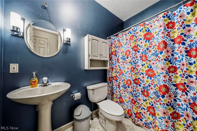 7050 Adkins Road, Mentor, OH 44060