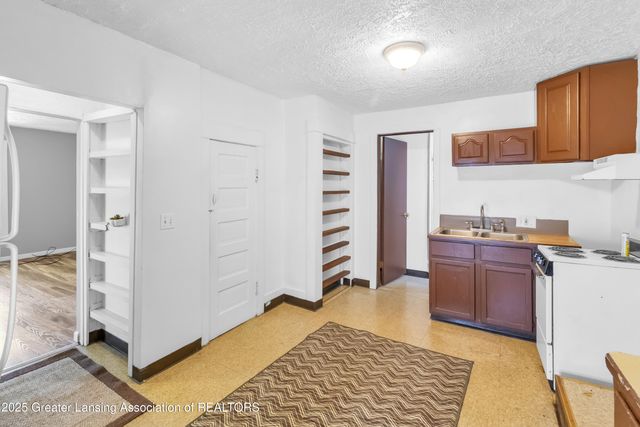 922 Dakin Street, Lansing, MI 48912