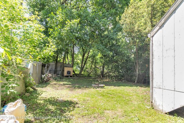 922 Dakin Street, Lansing, MI 48912