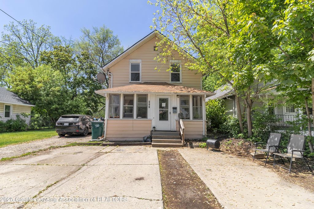 922 Dakin Street, Lansing, MI 48912
