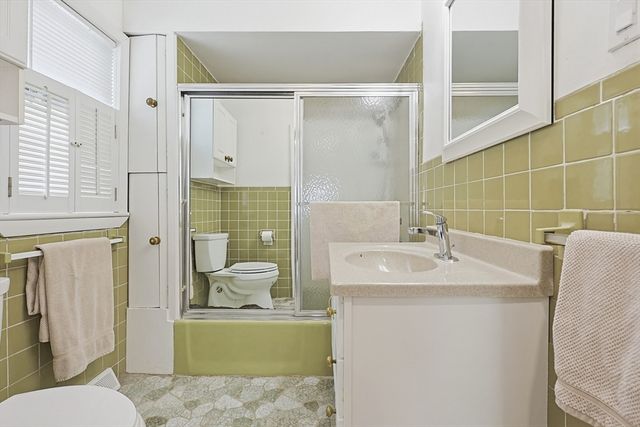 16 Coolidge Ave, Braintree, MA 02184