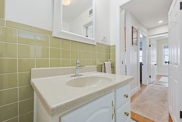 16 Coolidge Ave, Braintree, MA 02184