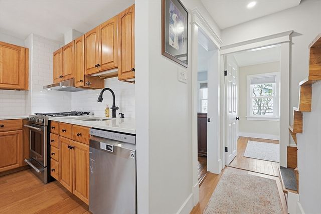 16 Coolidge Ave, Braintree, MA 02184