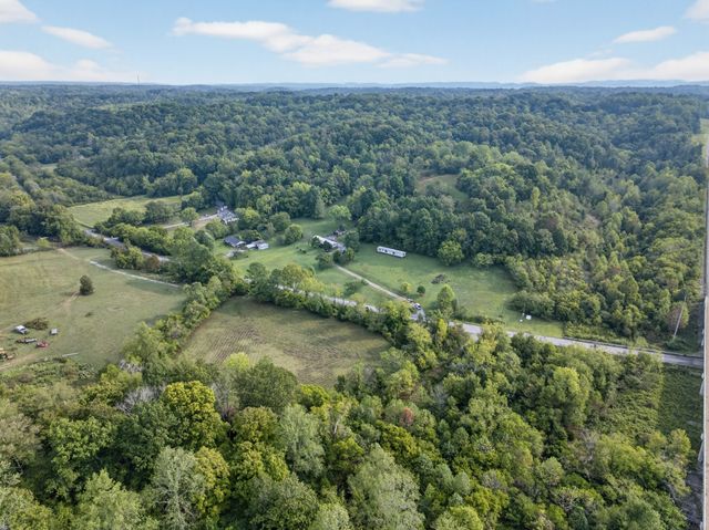 3890 Robinson Rd, Thompsons Station, TN 37179