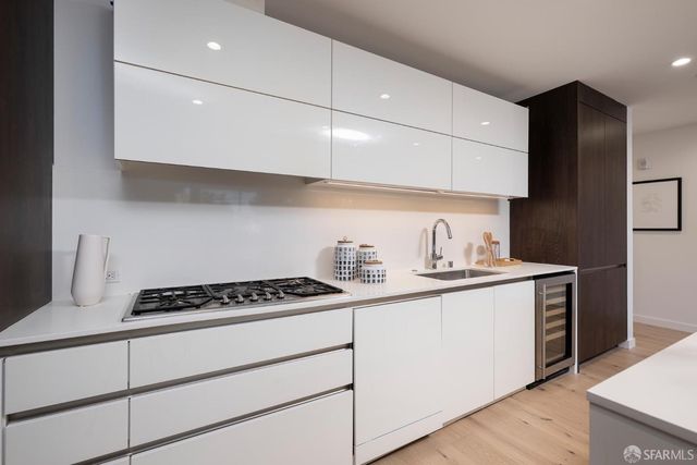 1650 Broadway Street 102, San Francisco, CA 94109