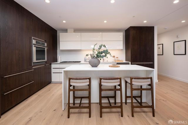 1650 Broadway Street 102, San Francisco, CA 94109