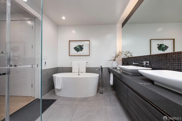 1650 Broadway Street 102, San Francisco, CA 94109