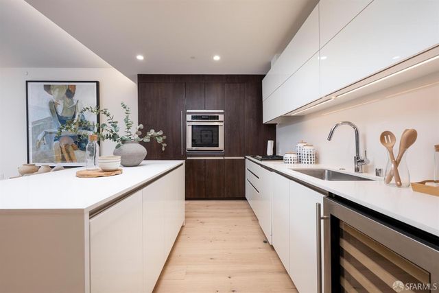 1650 Broadway Street 102, San Francisco, CA 94109