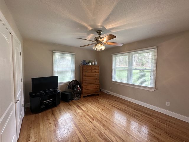 177 Plain View Lake Dr, N, Tracy City, TN 37387