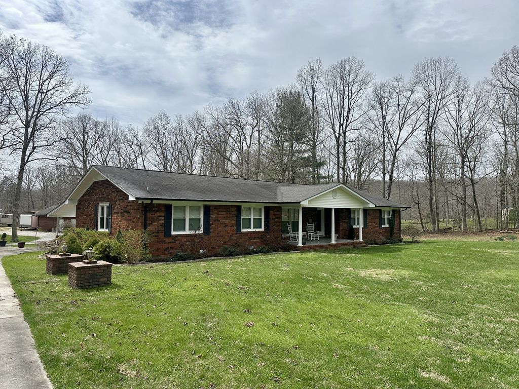 177 Plain View Lake Dr, N, Tracy City, TN 37387