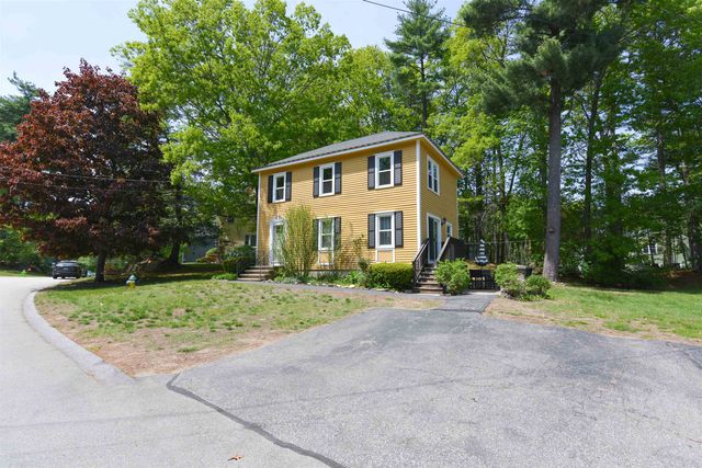 11 Beaujolais Drive, Nashua, NH 03062