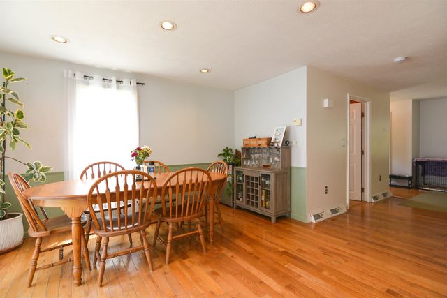 11 Beaujolais Drive, Nashua, NH 03062