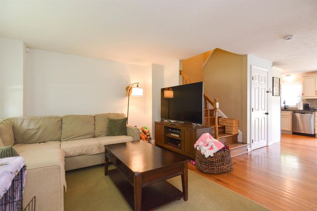 11 Beaujolais Drive, Nashua, NH 03062