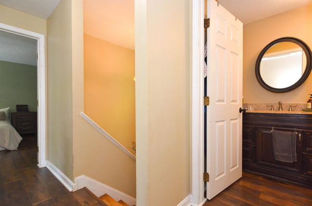 11 Beaujolais Drive, Nashua, NH 03062