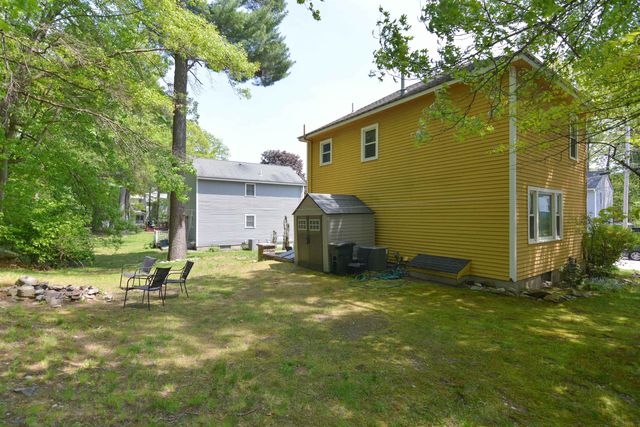 11 Beaujolais Drive, Nashua, NH 03062