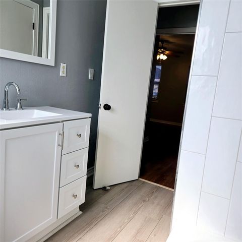 618 Fostoria Lane, Houston, TX 77076