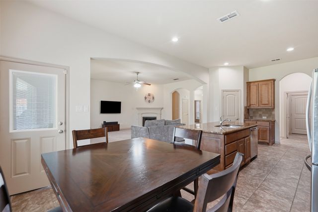 2333 Los Olivos Lane, Fort Worth, TX 76131