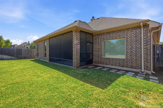 2333 Los Olivos Lane, Fort Worth, TX 76131