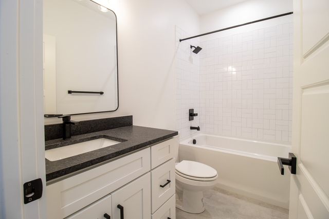 4028 University Ave A, Old Hickory, TN 37138