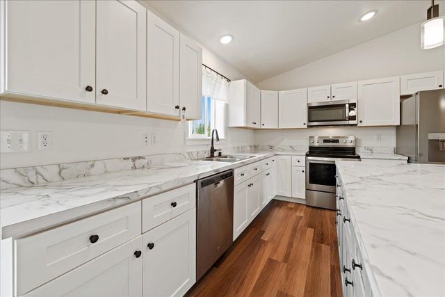 615 W 4TH AVENUE, North Pole, AK 99705